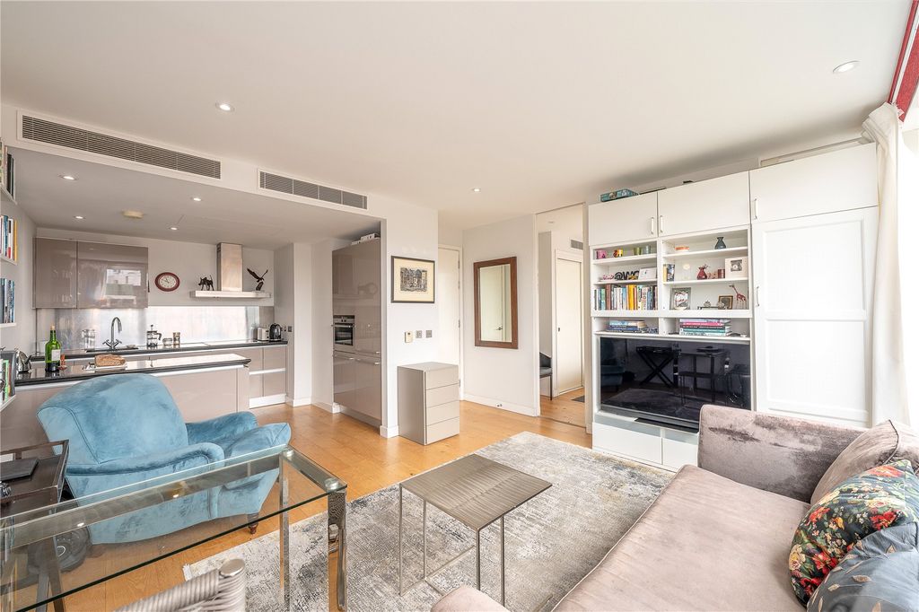 Property photo 1 of 11 Reception Room