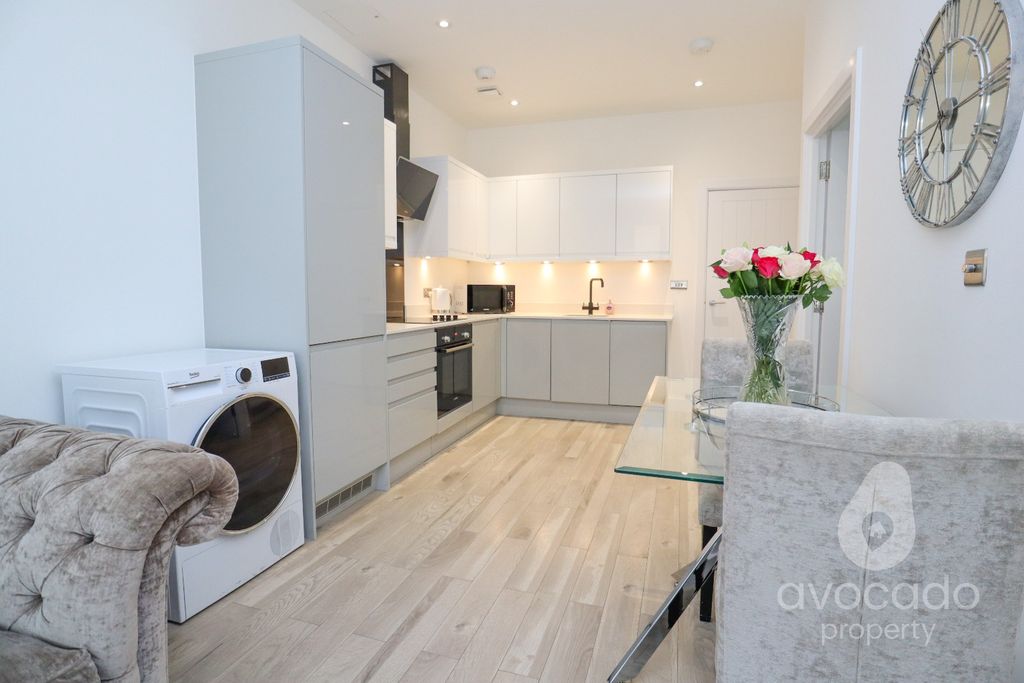 Property photo 3 of 8 4509938