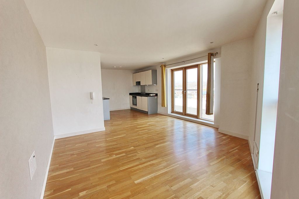 Property photo 3 of 11