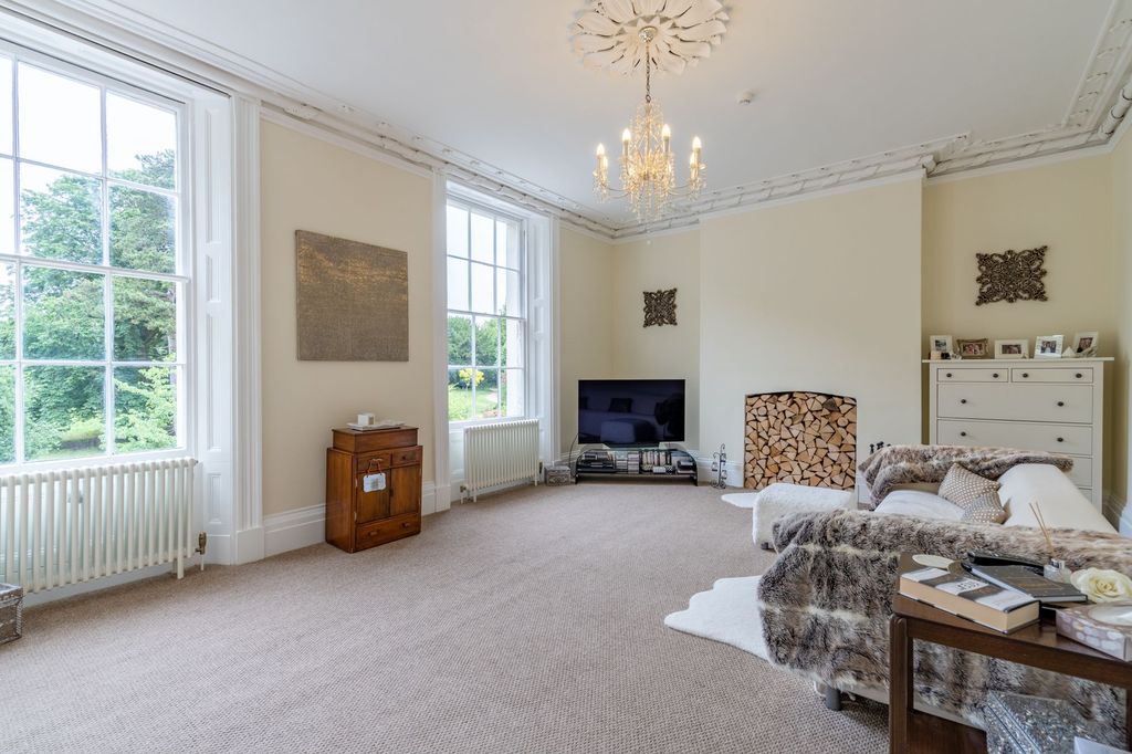 Property photo 3 of 19 Photo 11