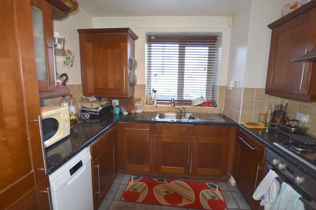 Property photo 1 of 5 Kitchen.Jpg