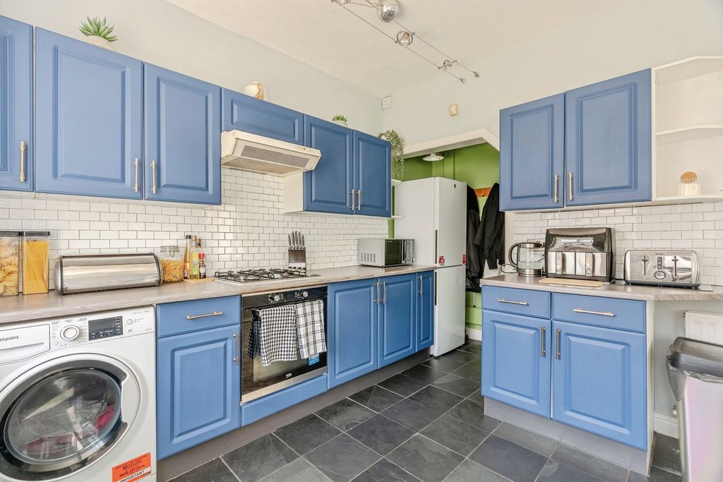 Property photo 3 of 22 Pbox-Img.Jpg