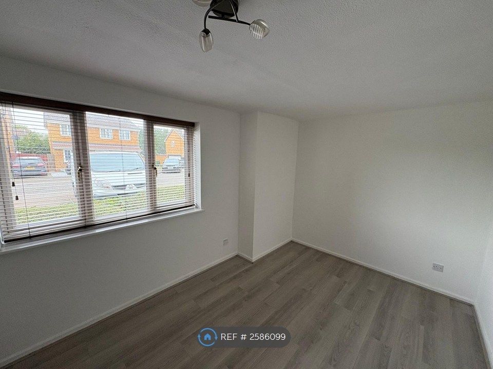 Property photo 3 of 7 Lounge 1