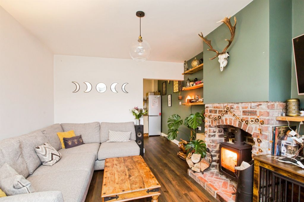 Property photo 3 of 18