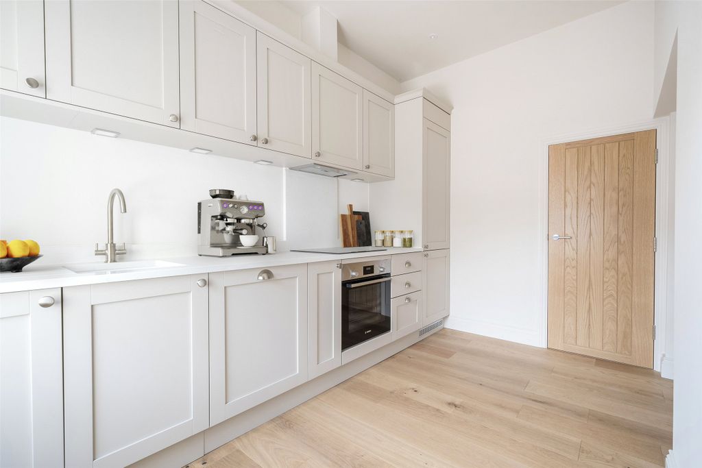 Property photo 1 of 11 Ground Floor Bakery