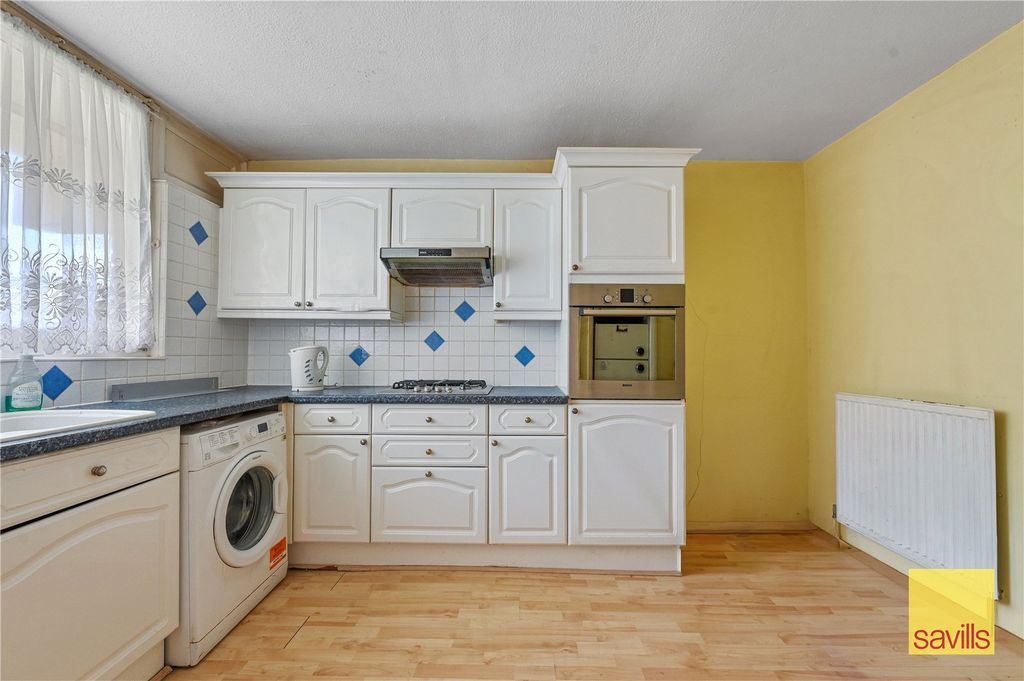 Property photo 2 of 8 Kitchen