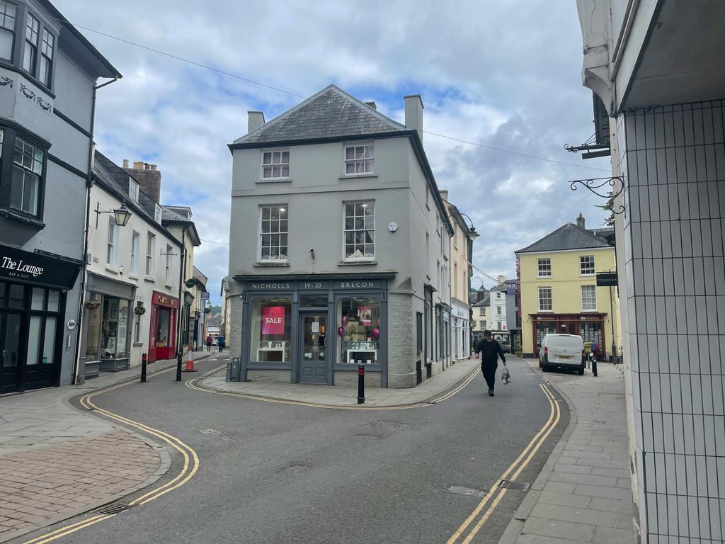 Property photo 1 of 3 Brecon High Street .Jpg