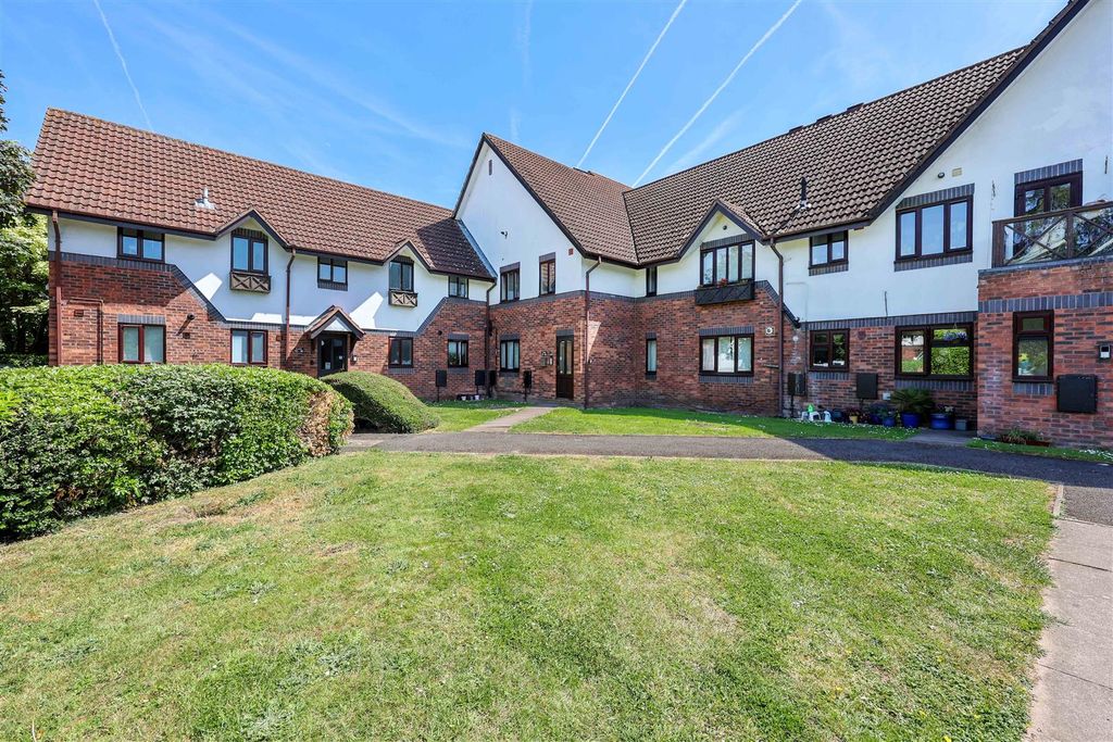 Property photo 1 of 15 External