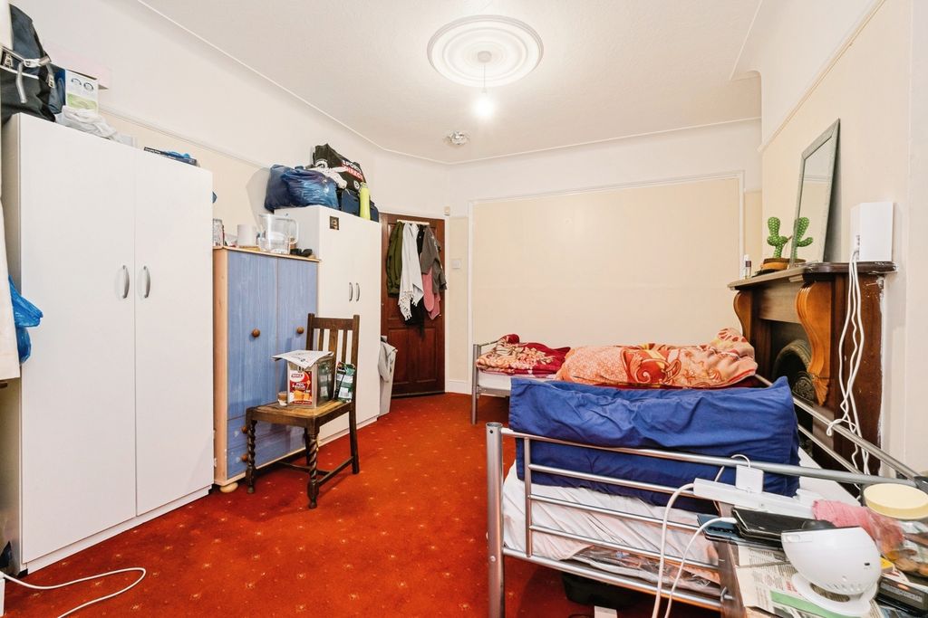 Property photo 3 of 18 Photo