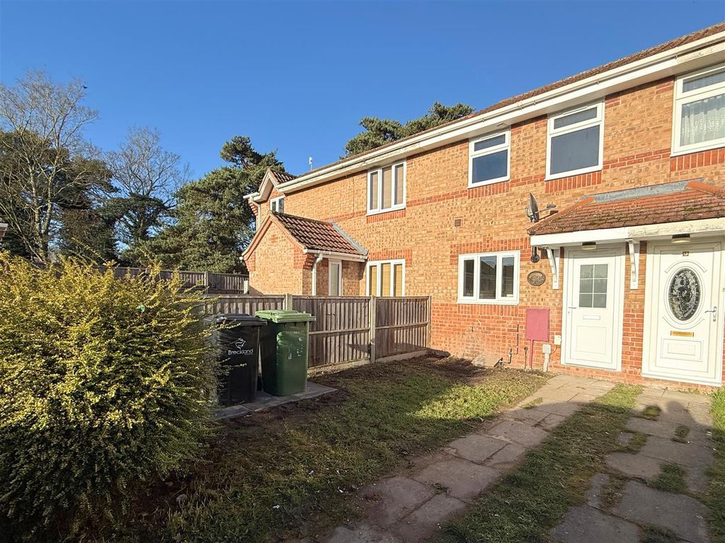 Property photo 1 of 8 Front Aspect