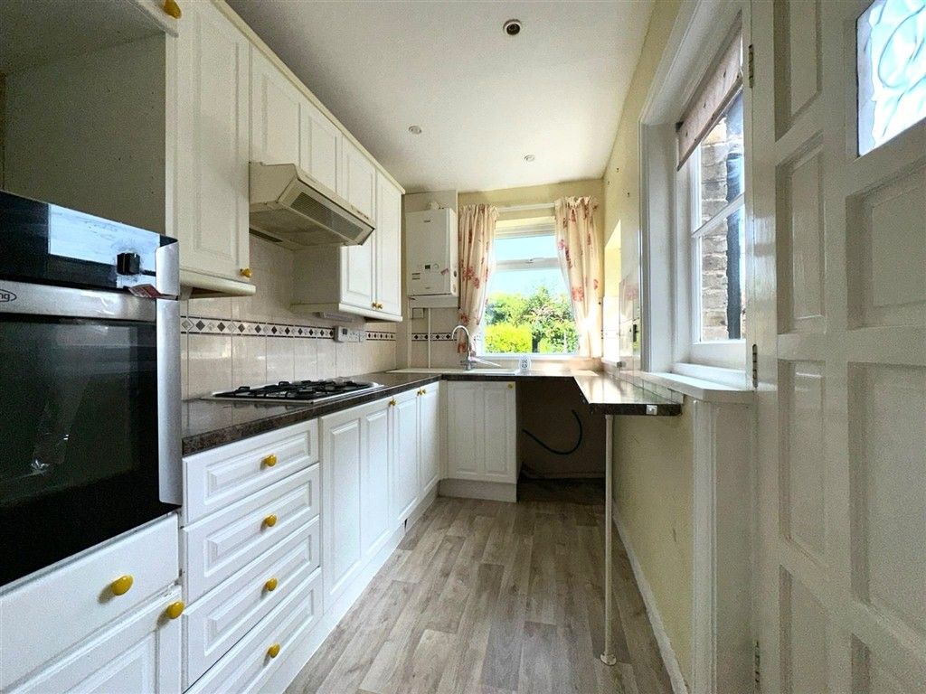 Property photo 3 of 9 Kitchen