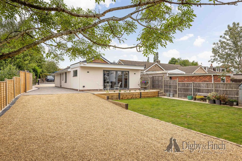 Property photo 1 of 21 Rear