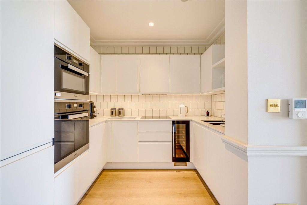 Property photo 2 of 18 Picture No. 05