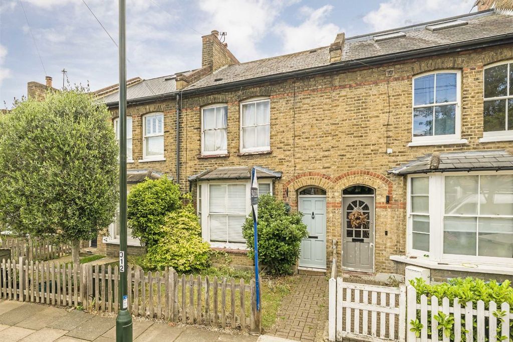 Property photo 1 of 8