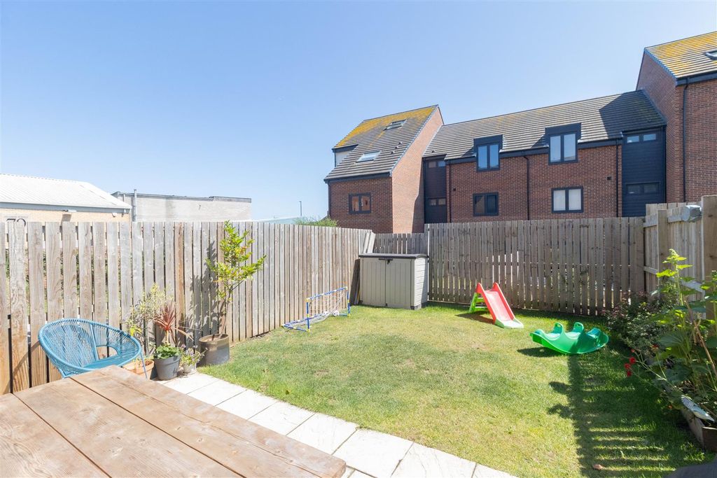 Property photo 2 of 20 Rear Garden