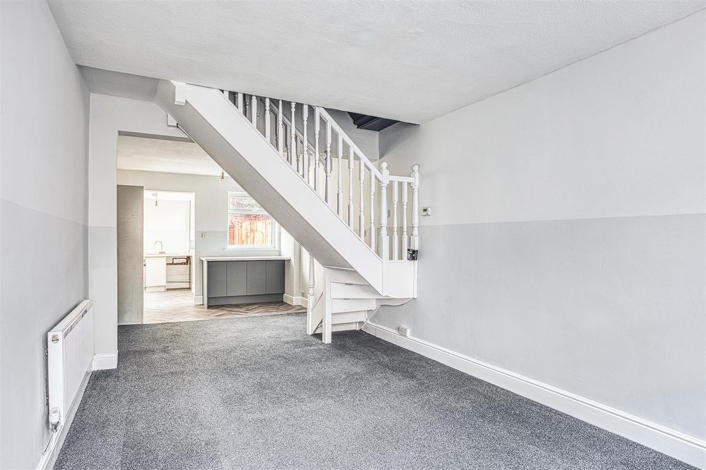 Property photo 2 of 14 316A3784_Hdr.Jpg