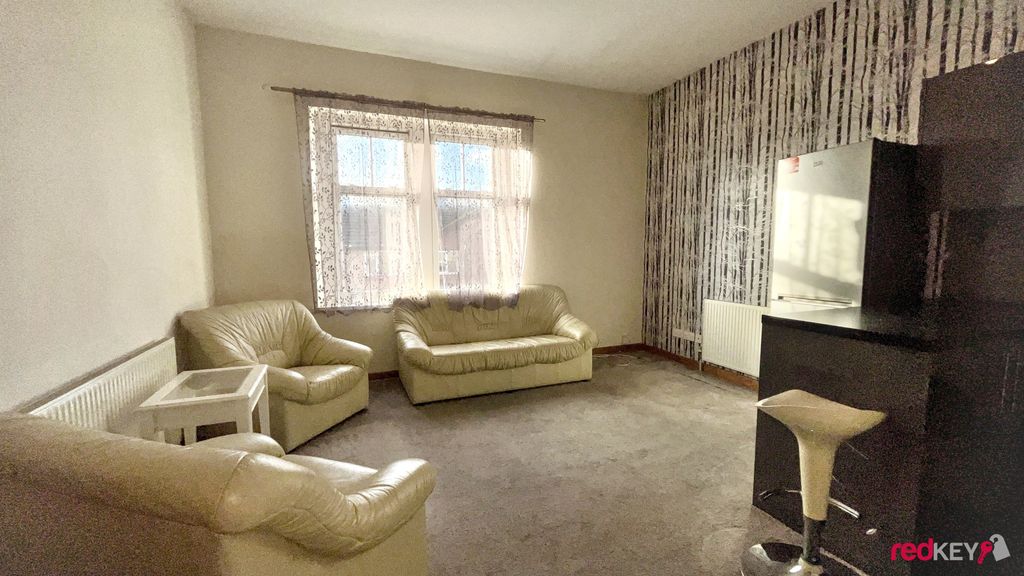 Property photo 2 of 5 Lounge