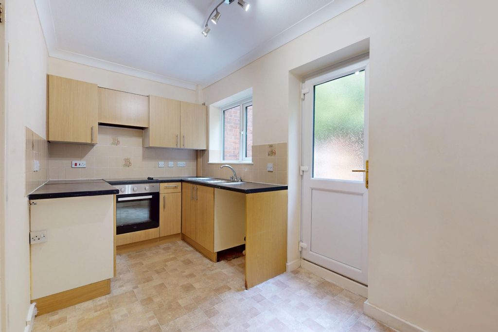Property photo 2 of 12 5129542