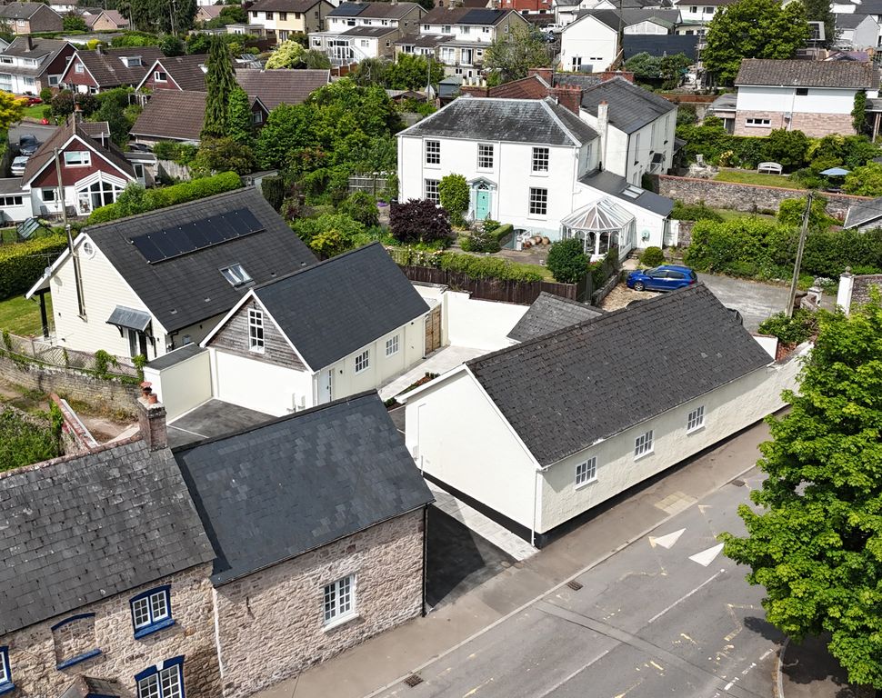 Property photo 1 of 32