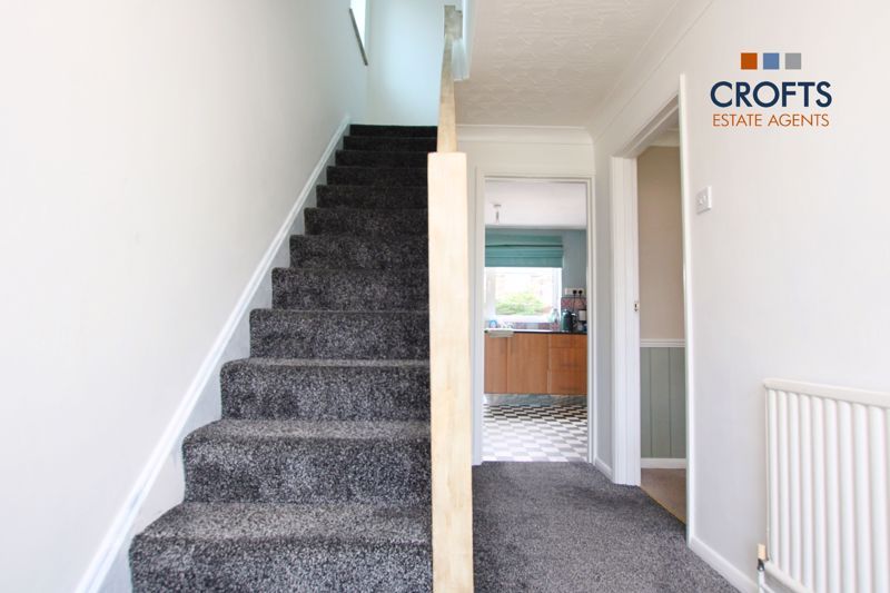 Property photo 2 of 17 Hallway