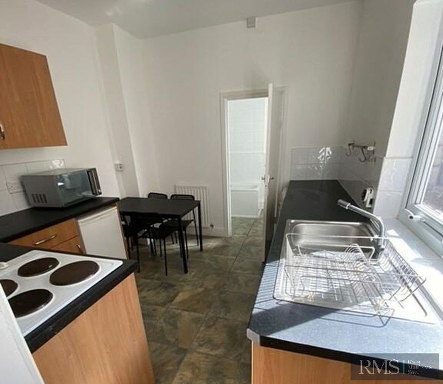 Property photo 3 of 8 Photo 5