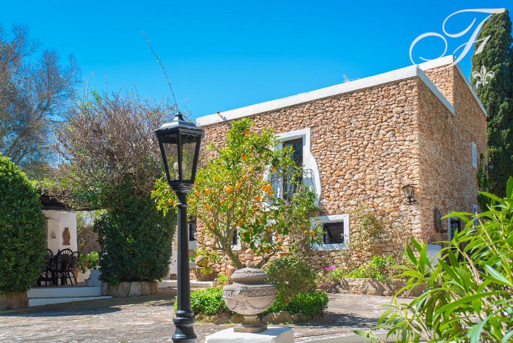 Property photo 1 of 59