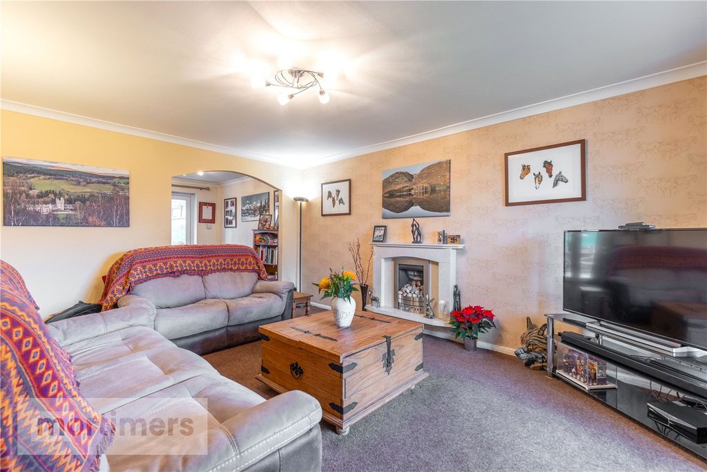 Property photo 2 of 27 Living Room