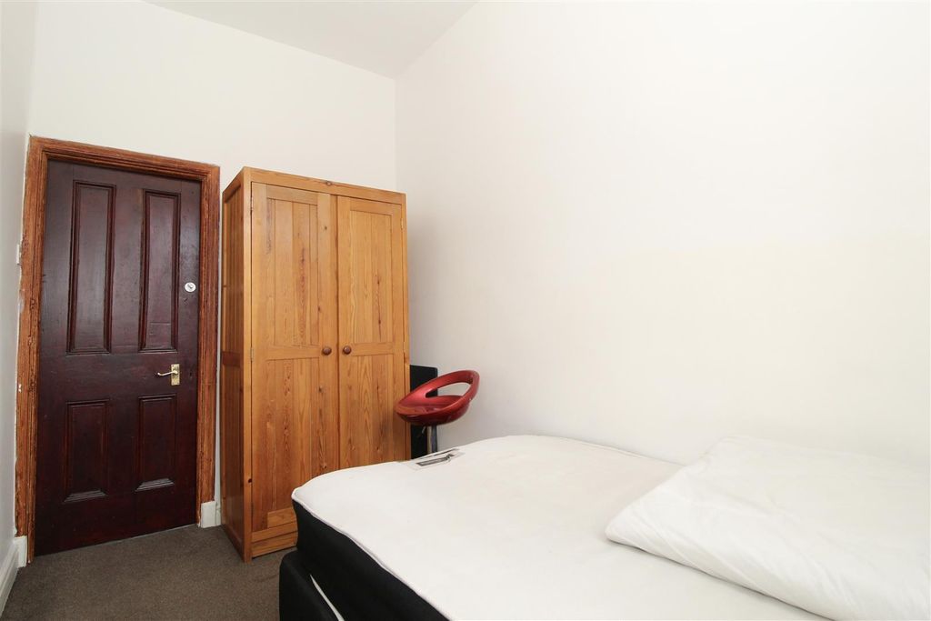 Property photo 2 of 5 Fba8082D-C00D-4Fc5-9823-74D0D17Ae154_1_201_A.Jpeg