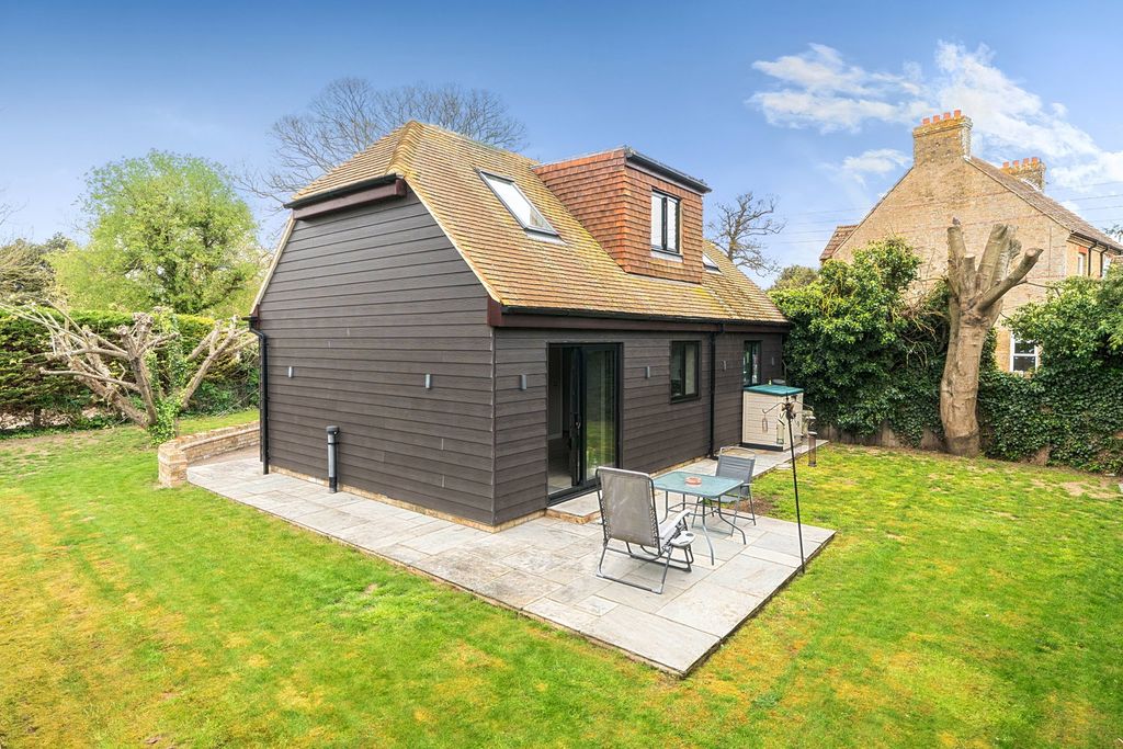Property photo 3 of 42