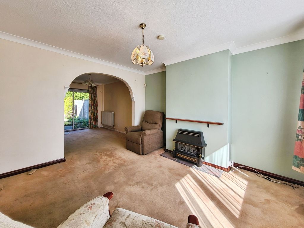 Property photo 2 of 15 Lounge