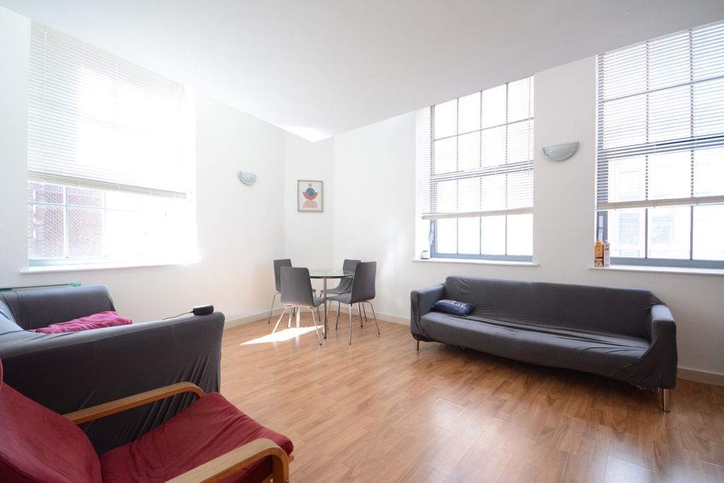 Property photo 1 of 6 Lounge