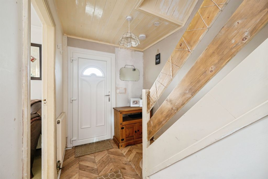 Property photo 3 of 22