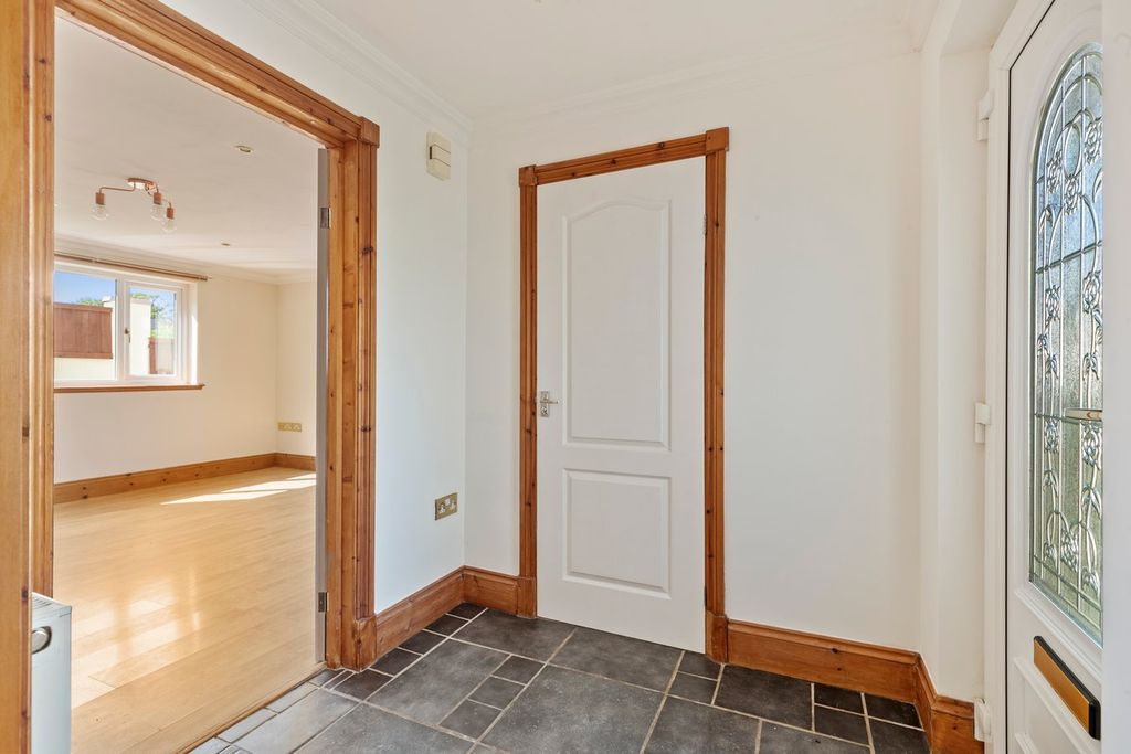 Property photo 3 of 31