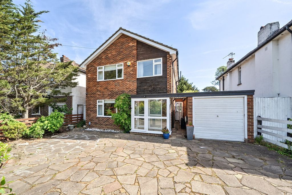 Property photo 1 of 15 1458375-2-6A10233...