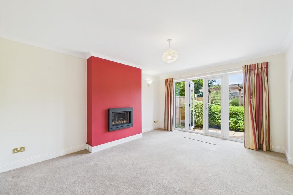Property photo 3 of 20 Cam01894G0-Pr0180-Still014.Jpg