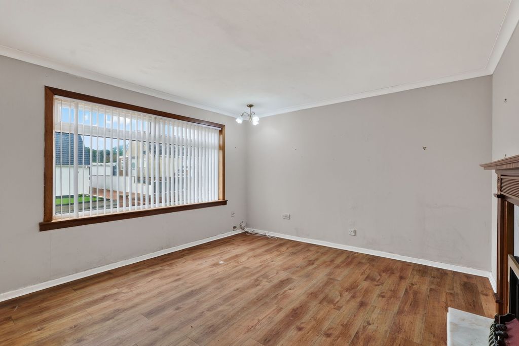 Property photo 2 of 25