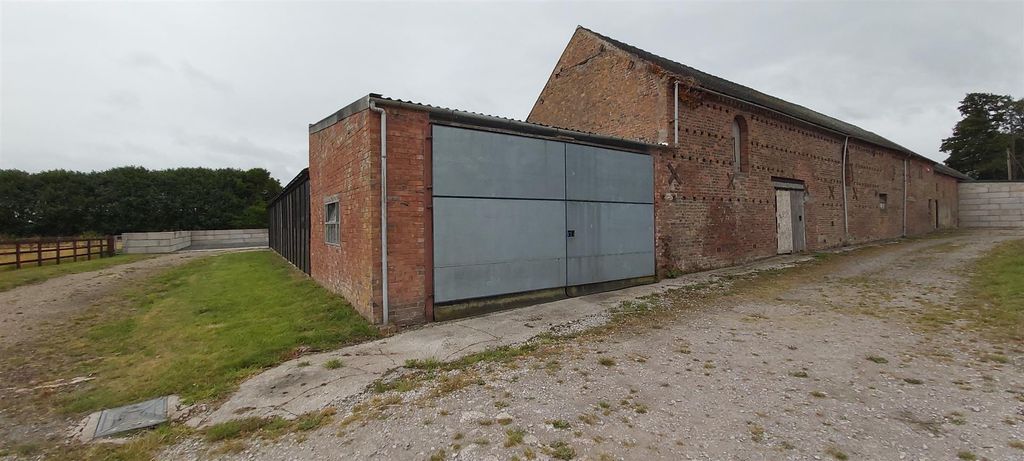Property photo 1 of 3