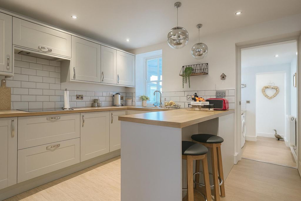 Property photo 3 of 14 Image 8.Png