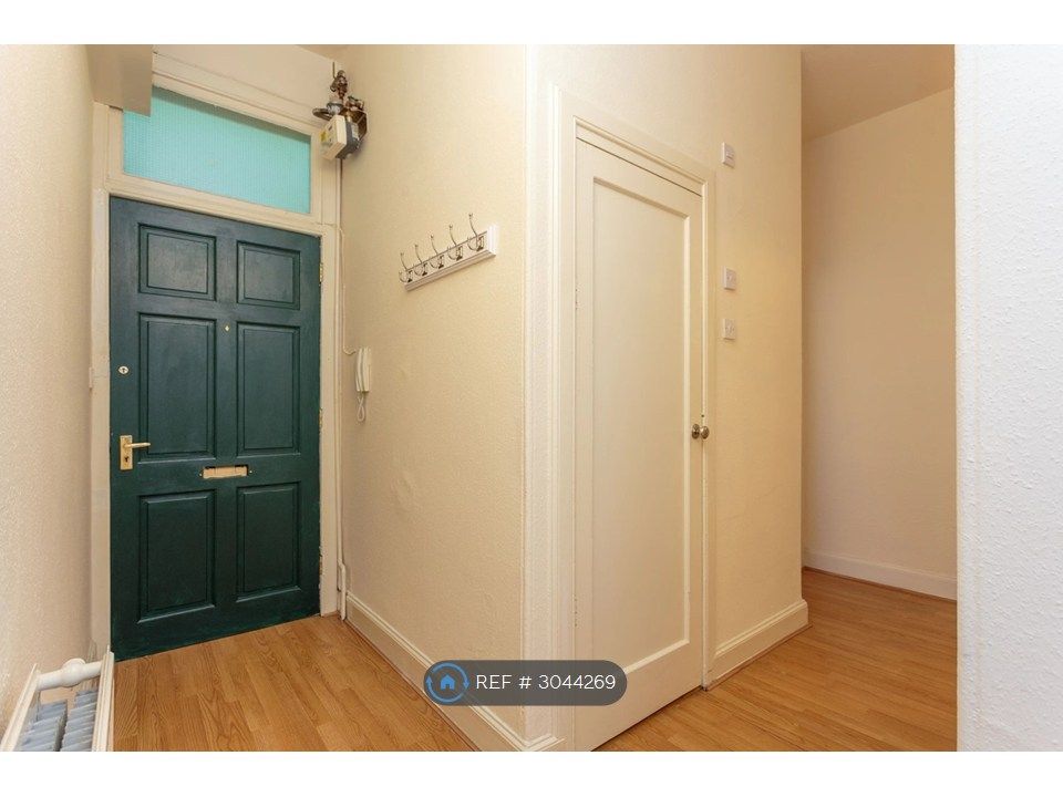 Property photo 2 of 12 Hall