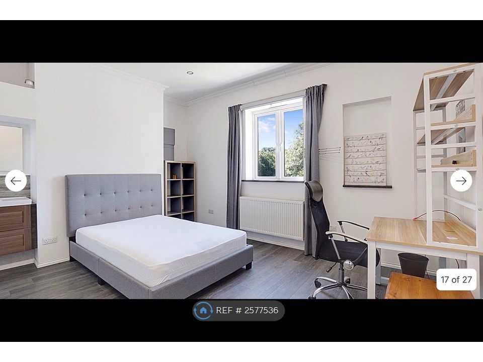 Property photo 1 of 6 Extra Large Room