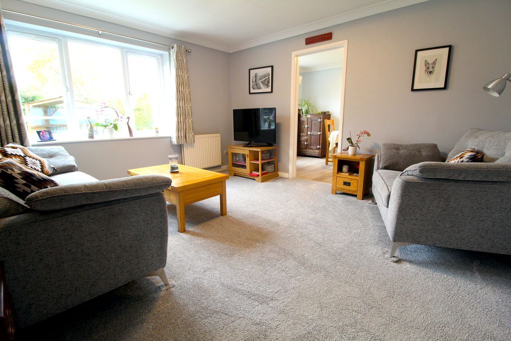 Property photo 2 of 16 Living Room