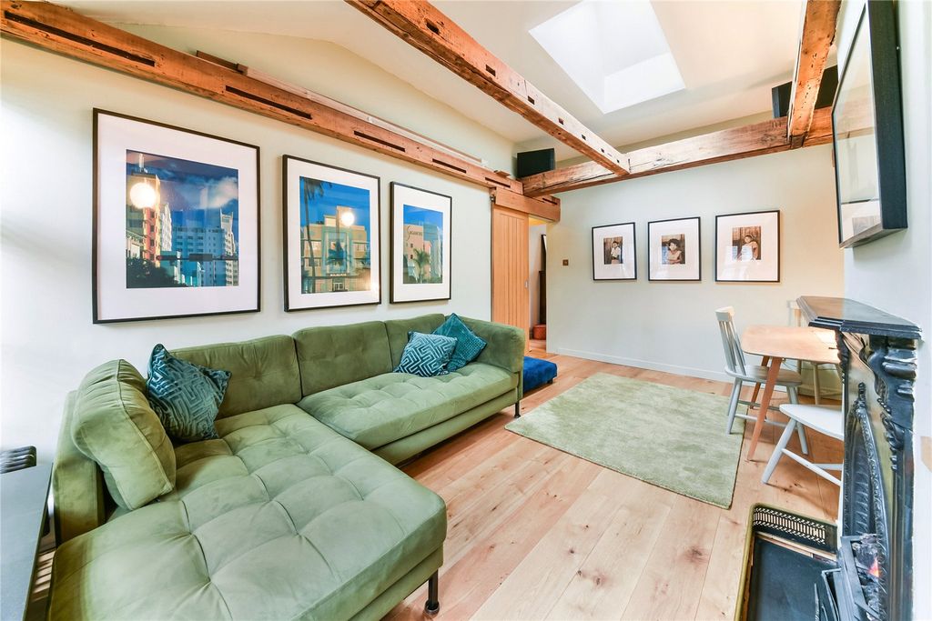 Property photo 2 of 12