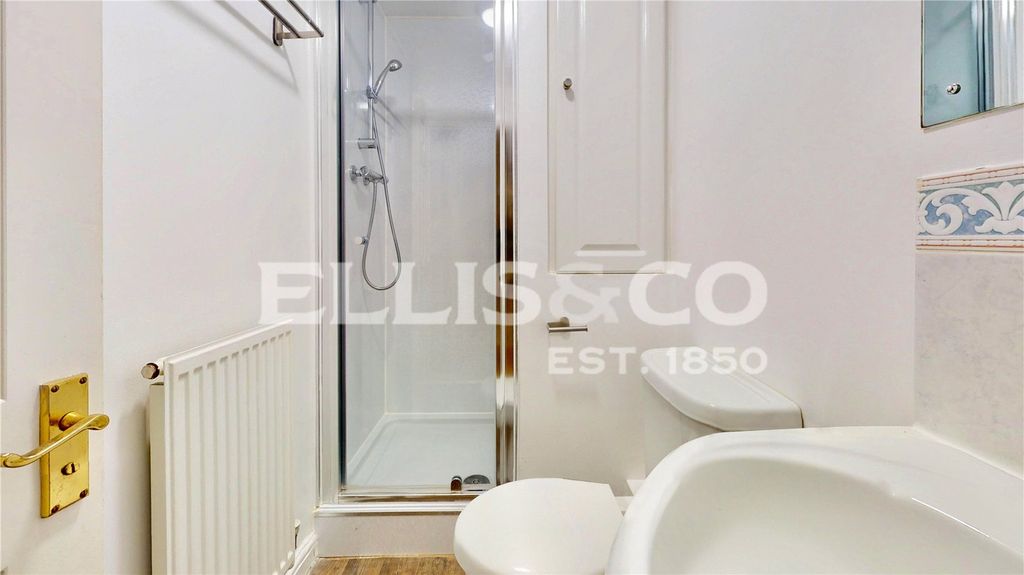 Property photo 2 of 8 Picture No. 12