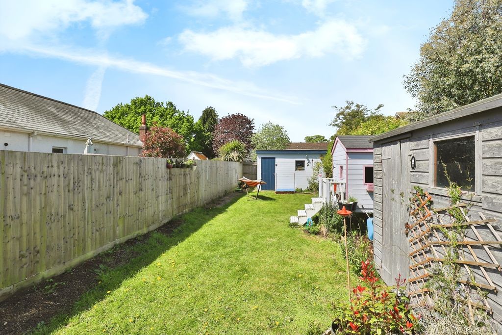 Property photo 2 of 17 Photo