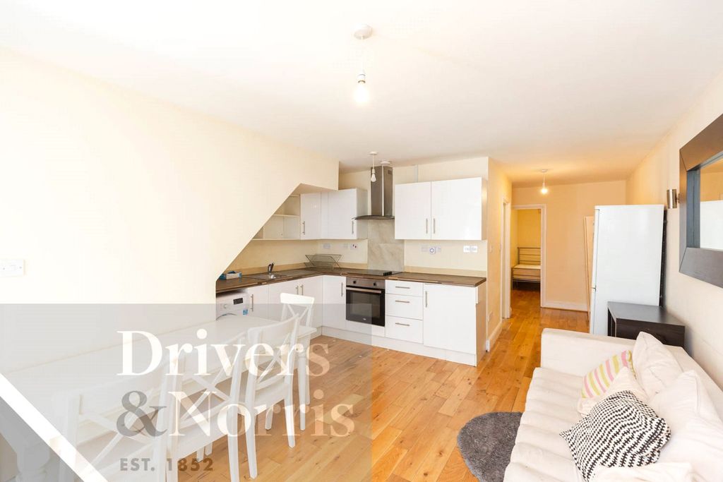 Property photo 2 of 6 Picture No. 16