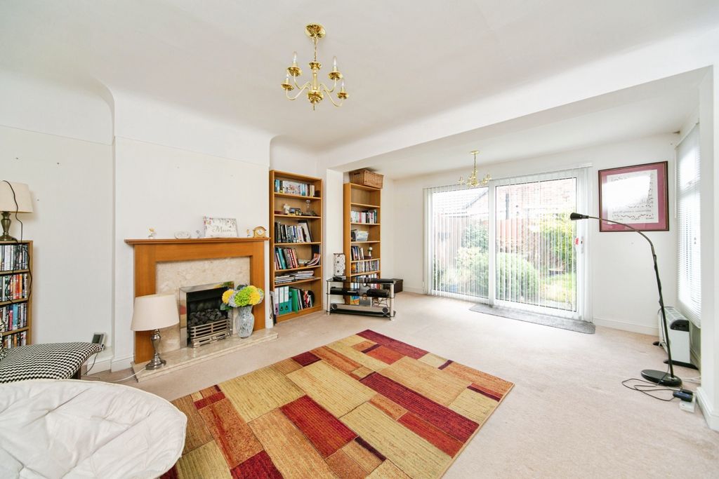 Property photo 3 of 14