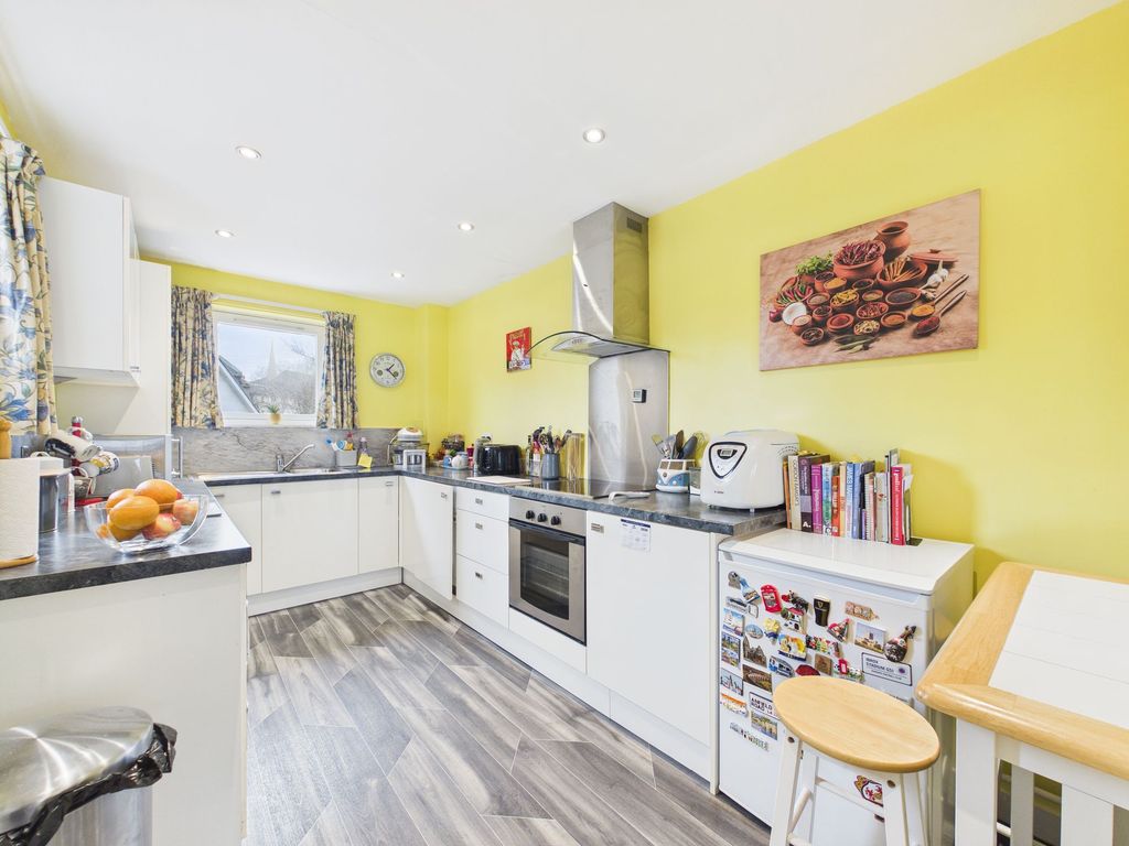 Property photo 3 of 9 Kitchen