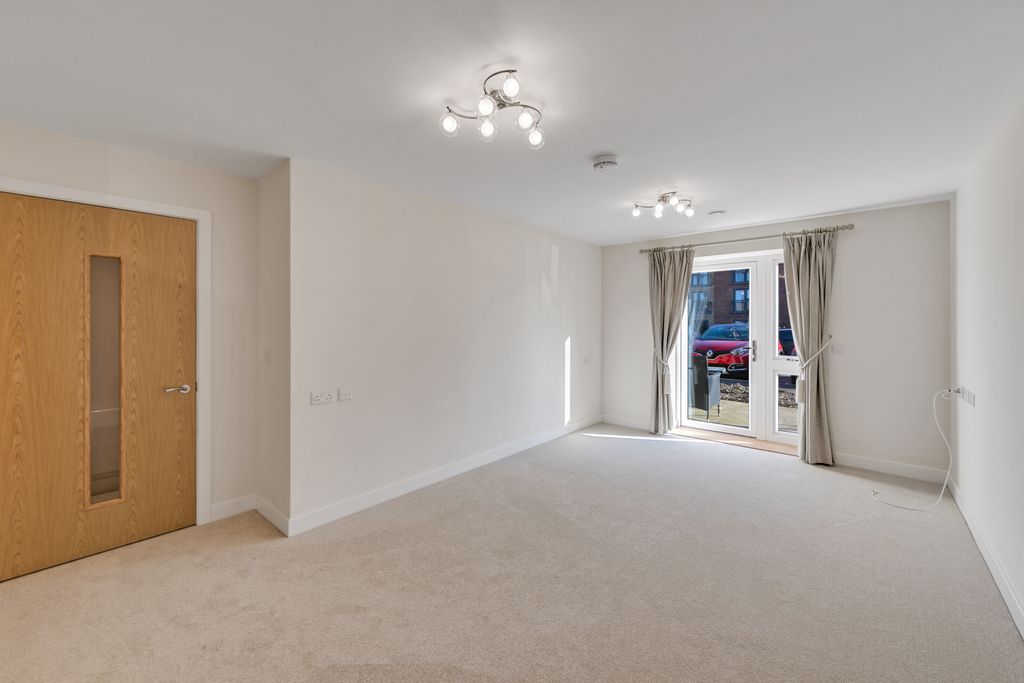 Property photo 3 of 13