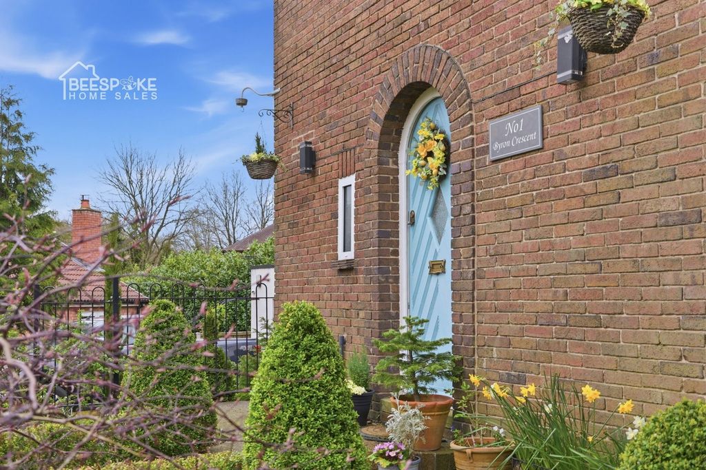 Property photo 2 of 43