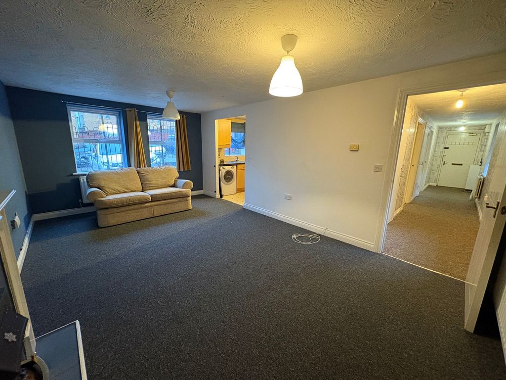 Property photo 3 of 7